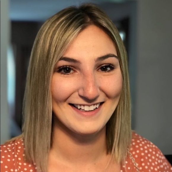 Meet your Posher, Brooke - Picture 1 of 1